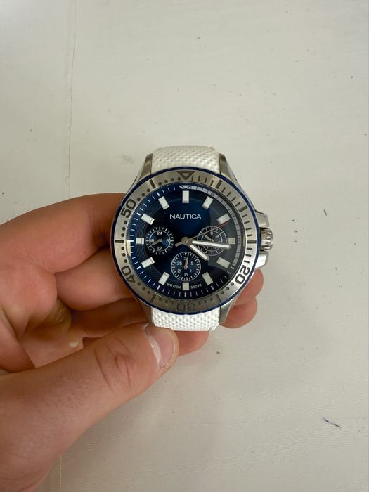 Запазен часовник Nautica