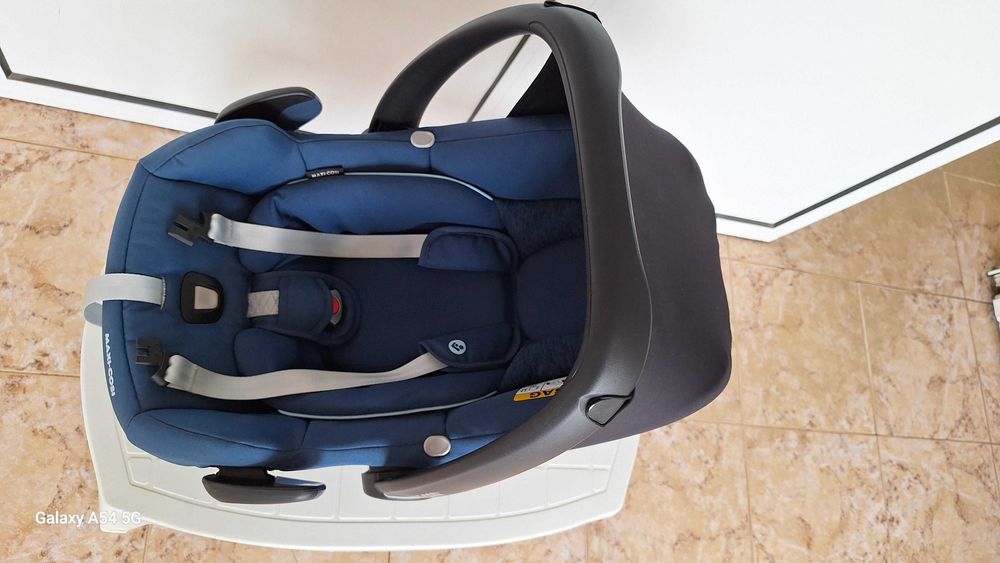 Maxi-Cosi Бебешки стол за кола 0-13кг -Rock- син цвят.