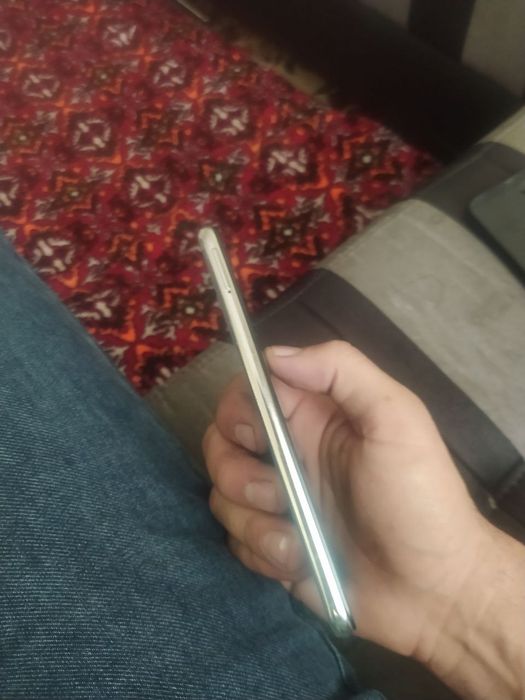 Redmi not 8 /4/64 holati yahwi iwlashi zor qotmidi ekrani buttun