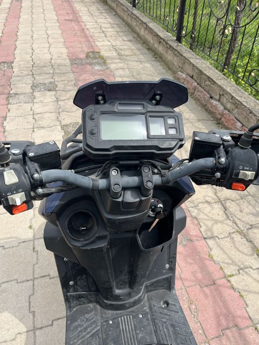 Продаю скутер танк