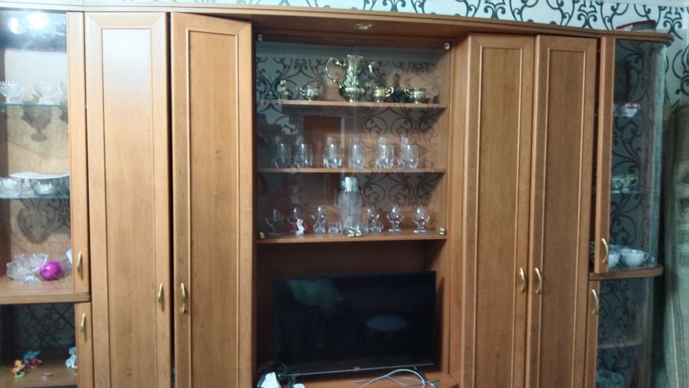 Отдам бесплатно стенку вгостиную самовывоз