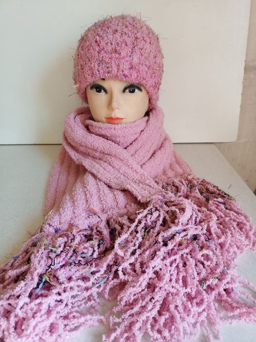 Продам шапку с шарфом