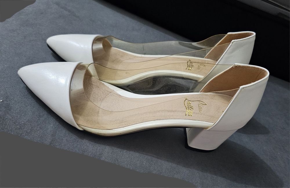 Туфли женские белые 38-39р