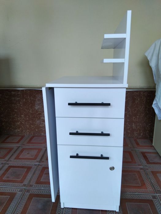 Маникюрный трансформер стол.