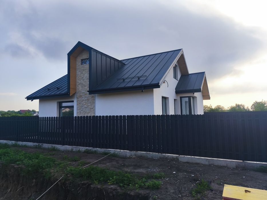 Casă cu Design Unic în Holboca/Iași – Mini-Complex de 4 Case
