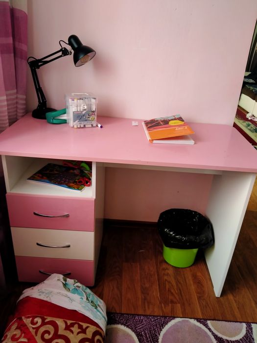 Стол детский продам