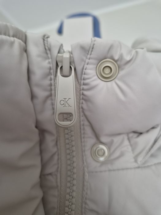 Дълго зимно яке на Calvin Klein