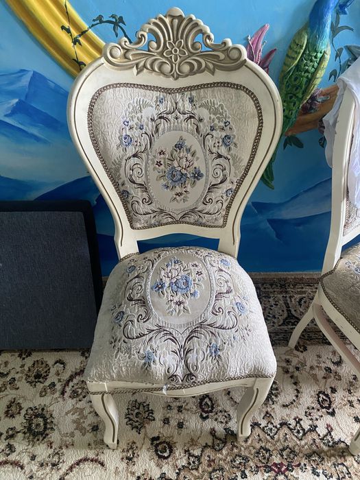Стулья для гостиной