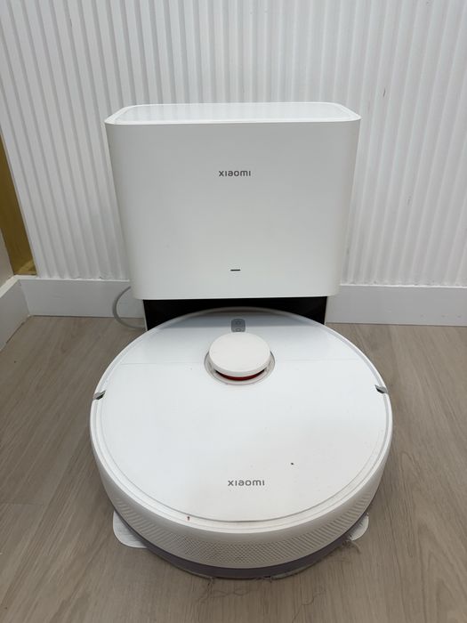 Продам робот пылесос.