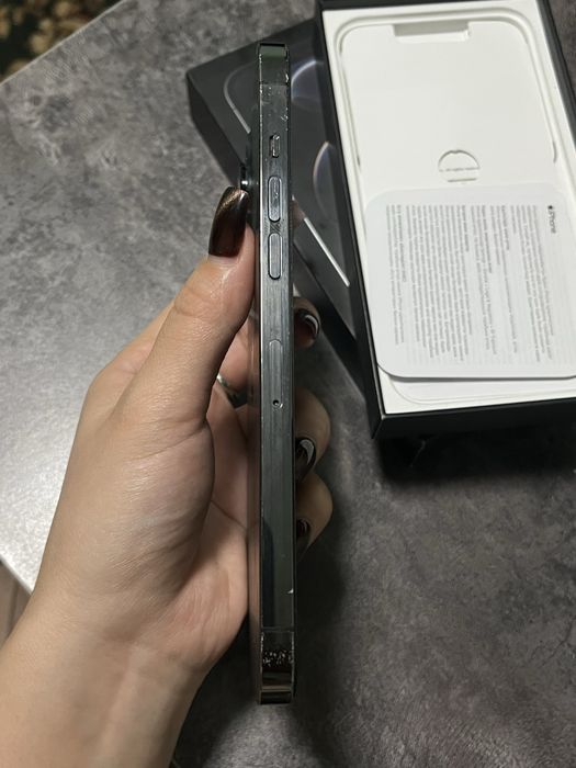 Продам iphone 12Pro Max