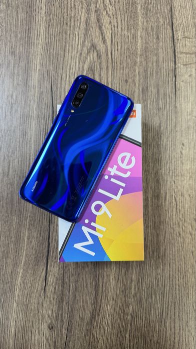 Xiaomi Mi 9 Lite 6/128GB (NFC, AMOLED)