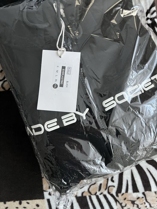 Compleu Made By Society