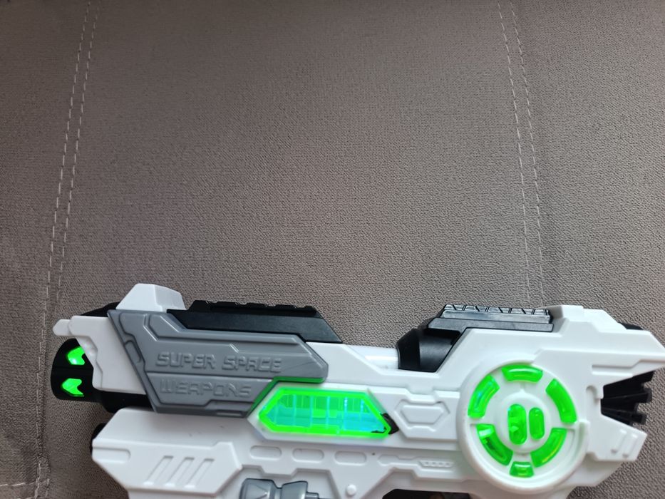 Ойыншықтар әр түрлі,конструктор, доп, қуыршақтар