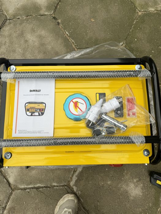 Бензиновый генератор DeWalt DXGN6000