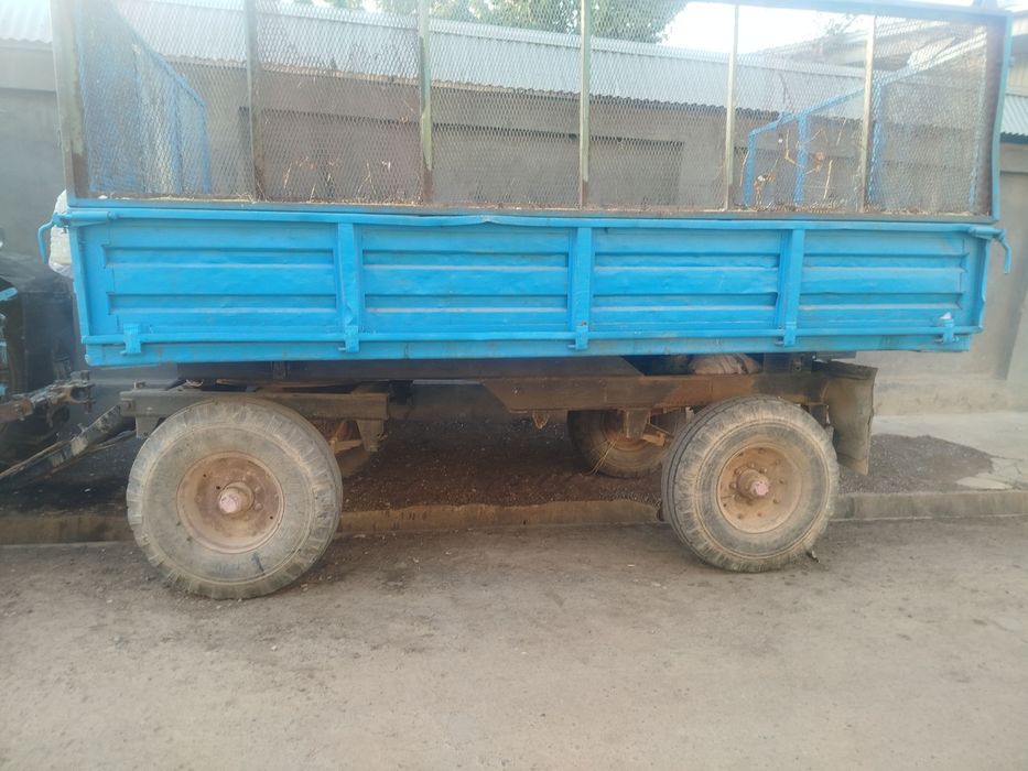 Traktor 28 sotiladi holati yaxshi