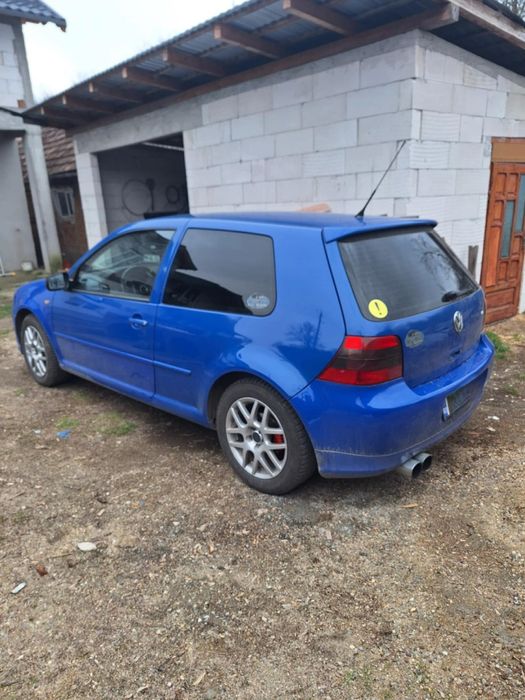 Vând golf 4 în perfecta stare de funcționare