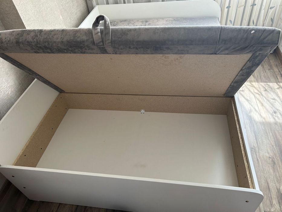 Продам Кровать 1,6*2м
