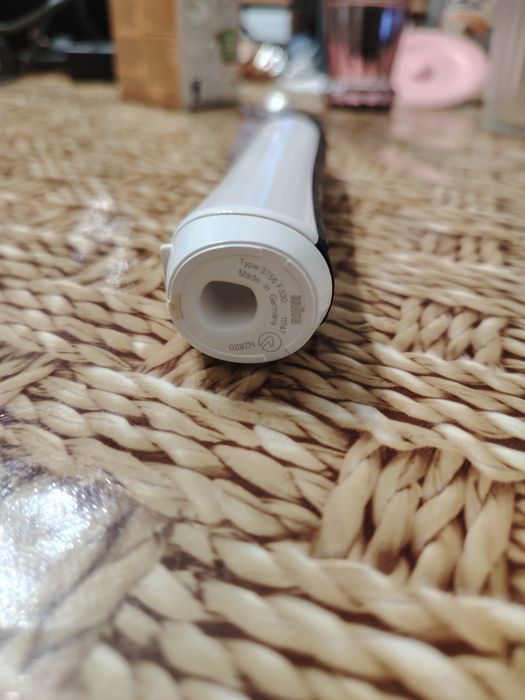 Електрическа четка за зъби oral-b