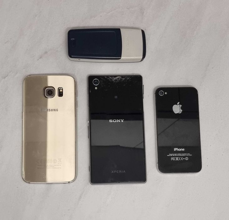 Vand 4 Telefoane la pretul de 175 lei toate (Samsung S6 Edge, etc.)