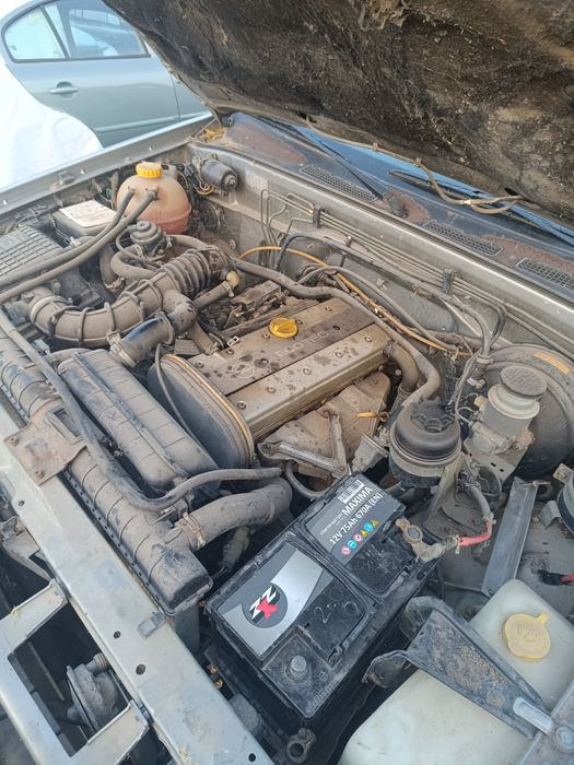 Опел Фронтера А 2.2 бензин 136 коня на части 96 год