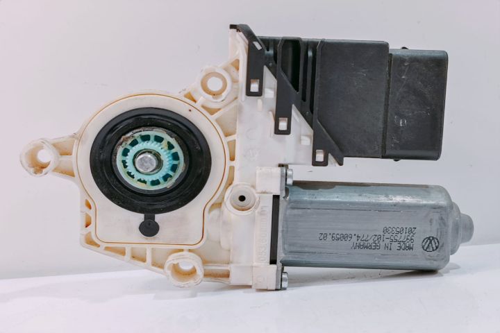 Motoras Macara  Dreapta Spate  975281200 / 3C9959704 Volkswagen VW Pa