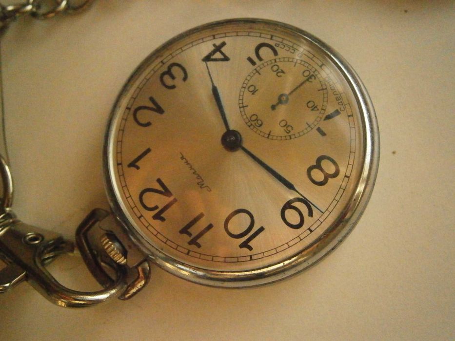 МОЛНИЯ, сделано в СССР, кал. 3602, 18 камней! Като нов!