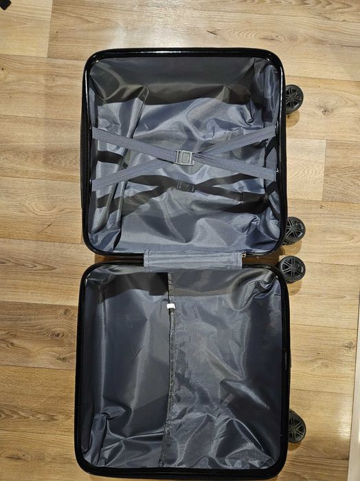 Продам детский чемодан, для девочки!