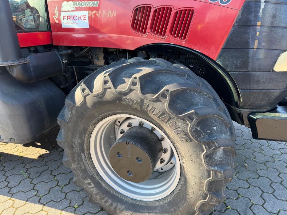 Case IH Magnum 335