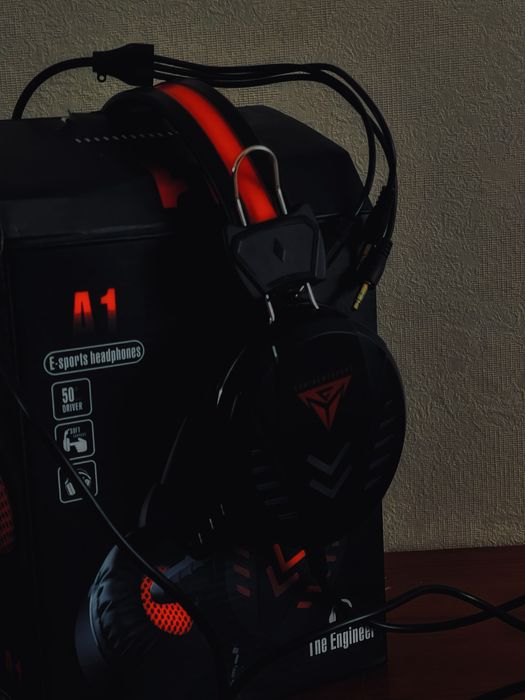 Наушники:(The Engineer A1)  игровая, идеально подходит ПК