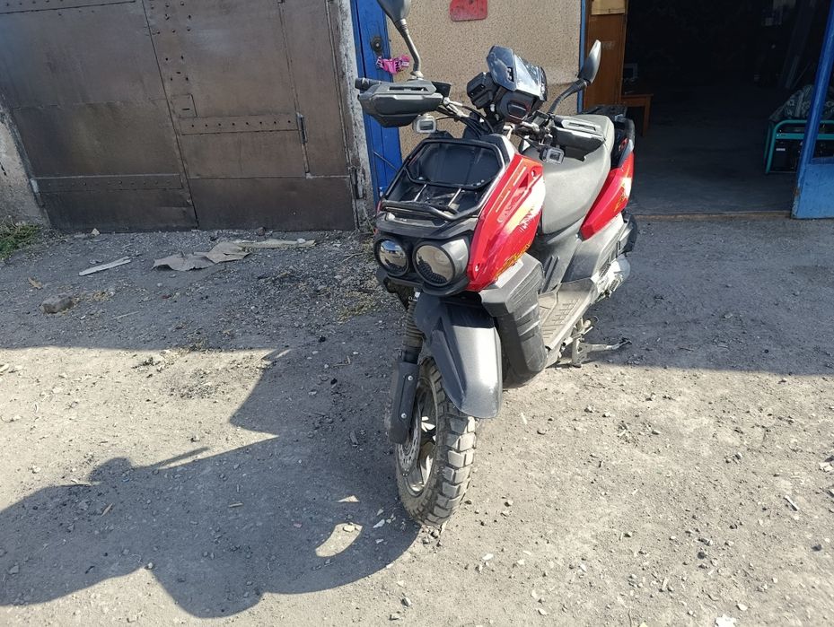 Tank ST max скутер