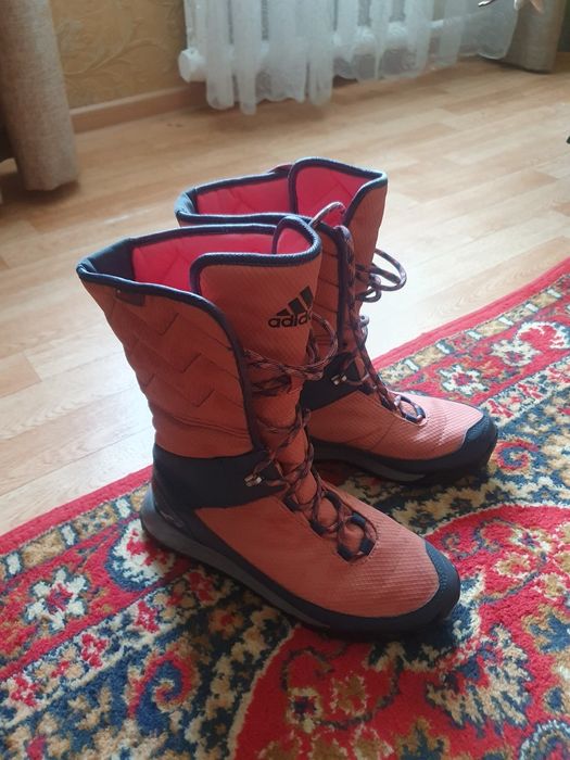 Ботинки Adidas фирменный