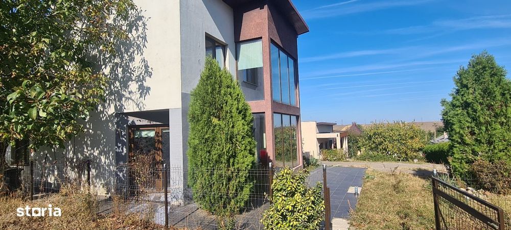 Proprietate cu 2 case 7 km Craiova in Ghercesti