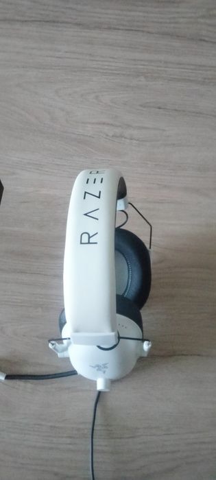 Продам наушники  razer Blackshark v2 X белые