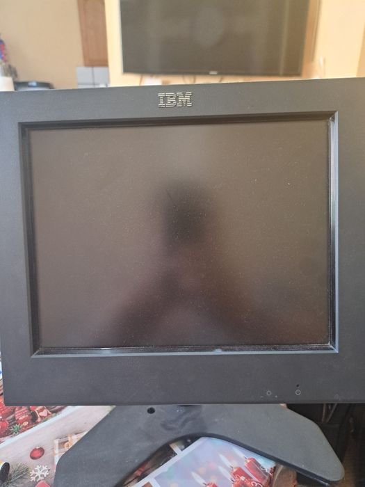 Компютър с тъч монитор и не фискален апарат