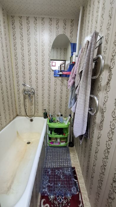 Тезда Гуливерда 4хона 1этаж квартира сотилади