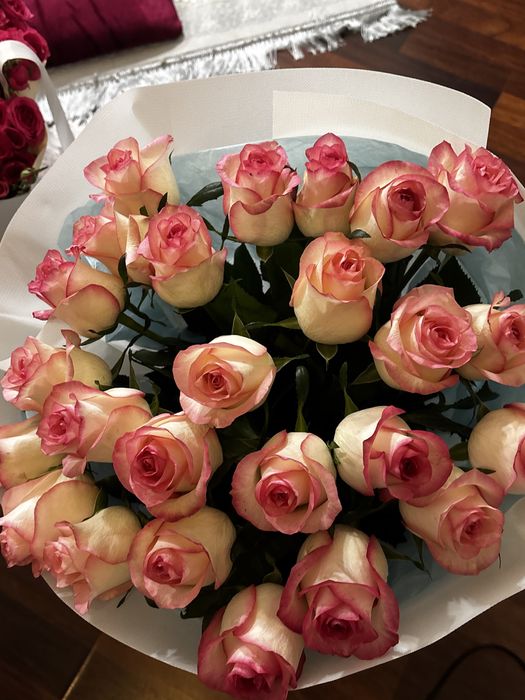 продаю букеты роз