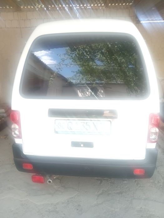 Damas srochni sotiladi