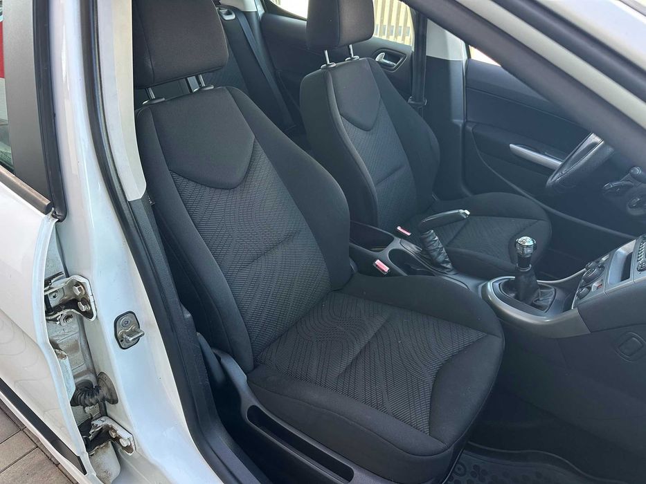 Peugeot 308 1,6 hdi 2013 euro 5 accept variante !