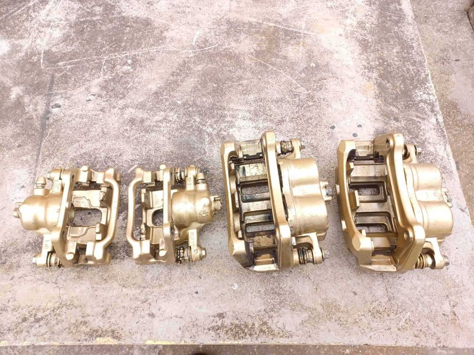 Комплект спирачни апарати за HONDA CRV 4-та генерация.