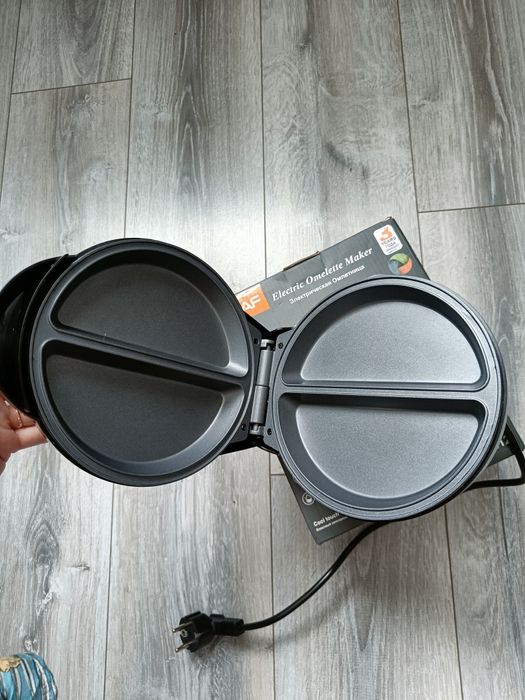 Продам омлетницу омлетница мультипекарь вафельница