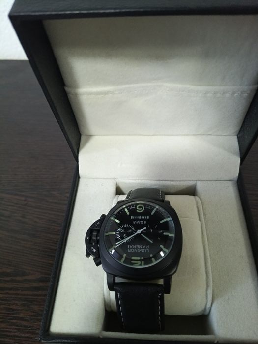 Продам часы новый