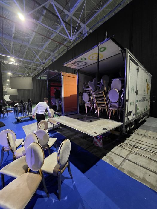 Mutari mobila transport bagaje carat pe scări marfa Demontare mobilier