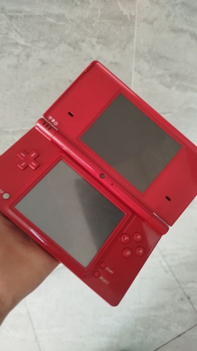 Нинтендо dsi красная