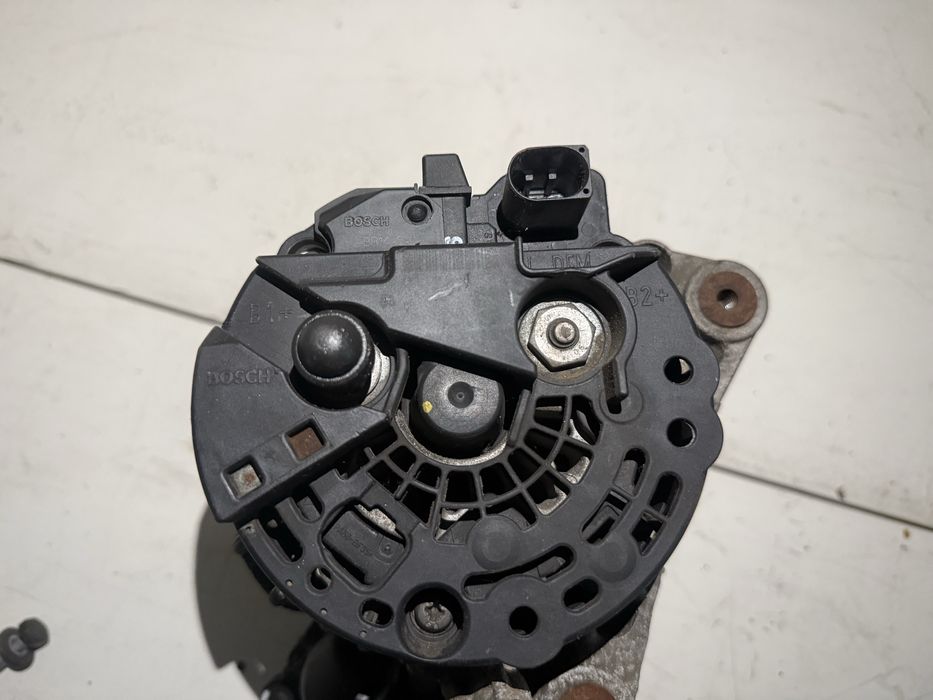 Vand alternator Bosch motor 2.0 tdi Audi A4/A5/A6/Q3/Q5/VW 3L0903023