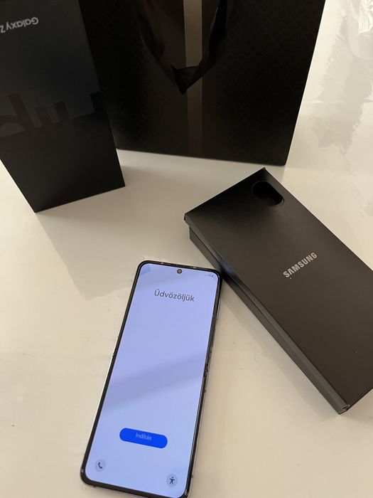 Samsung Galaxy Z Flip4