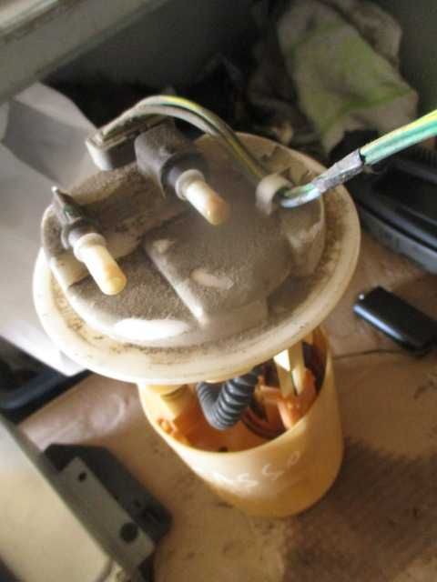 Pompa benzina rezervor CITROEN XSARA PICASSO motor 1,8 benzina 16v