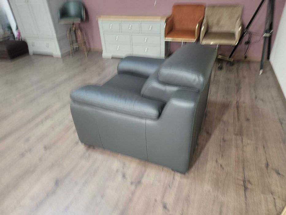 Италиански сив кожен фотьойл Ancona