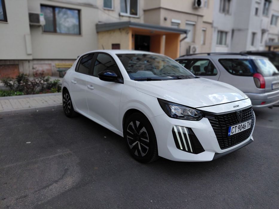 Пежо 208 1.2 110 к.с HYBRID автоматик