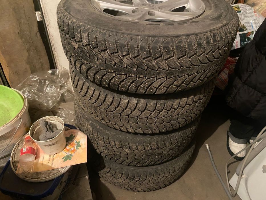 Продам колёса комплект с титаном