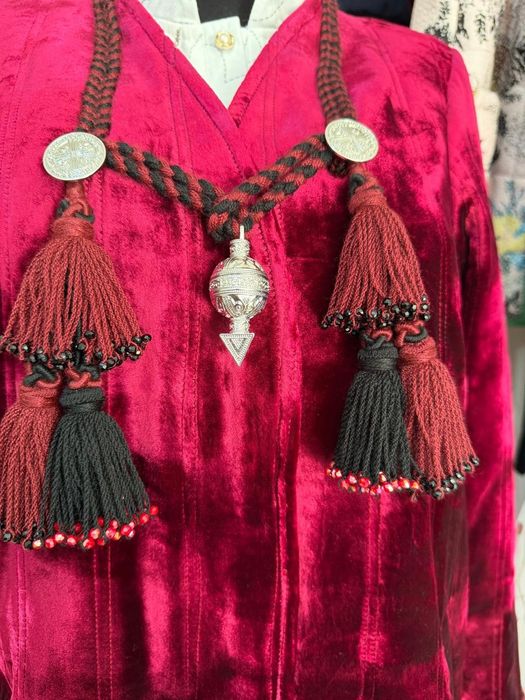 Камзол, жадағай, бешпент, кажекей